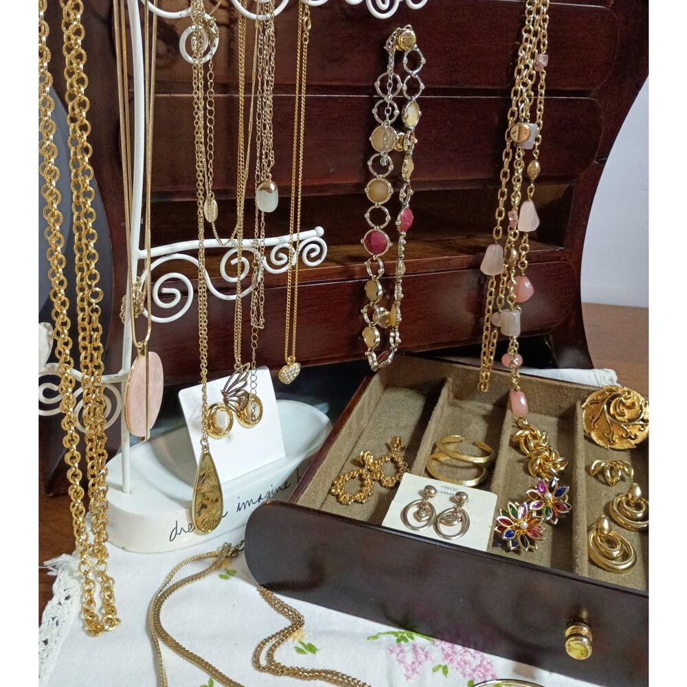 Vintage & Estate Jewelry Lot - 27 pcs - Picture 5 of 7